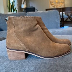 Brown leather Steve Madden booties 8.5